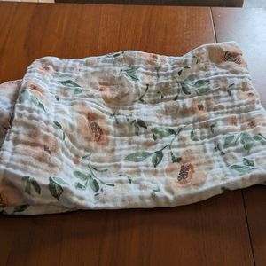 Meredith Organic Muslin Changing sheet